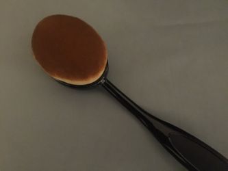 Makeup brush