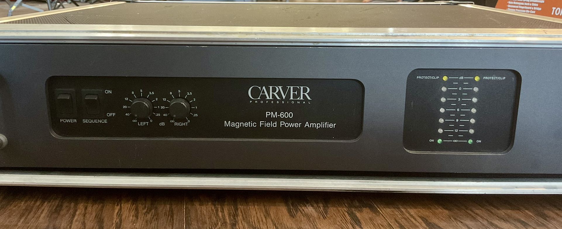Carver PM-600 Magnetic Field Power Amplifier in Calzone Rack Mount Case