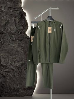 On Cloud Core Tracksuit sizes M-4XL