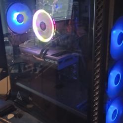 PC With Triple Monitor Set Up