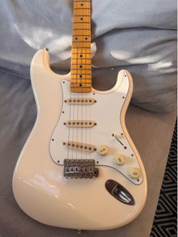Fender JV Modified ’60s Stratocaster MIJ + Fender Mustang LT25 Amp (Like New)