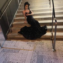 ✨ Black Sequin Prom Dress – Size 4, Like New! ✨  