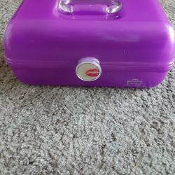 Purple Kiss Caboodle