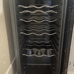 Wine Cooler Fridge - 18 Bottle
