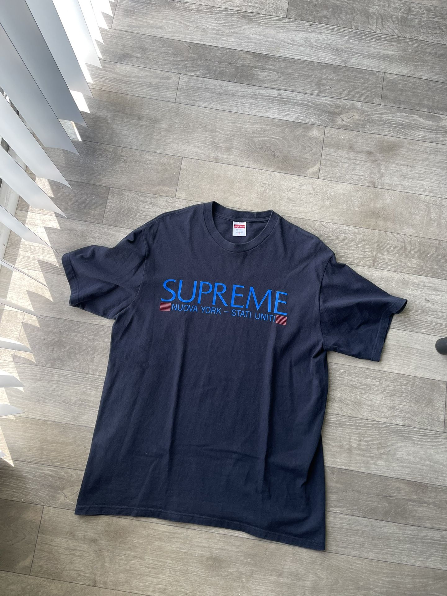Mens Supreme Tshirt Size Medium