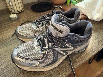 New Balance 860