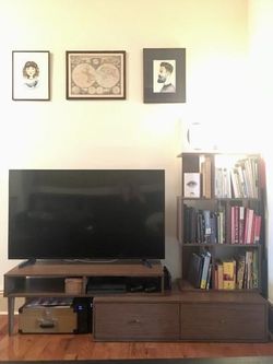 Entertainment center