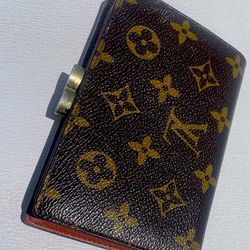 Louis Vuitton Kisslock Wallet