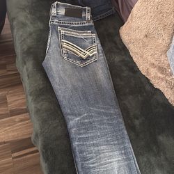 Pantalon de adolescents en la foto la marca del Pantalon