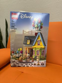 LEGO Disney and Pixar Up House for Disney Movie Fans 43217