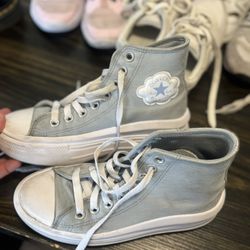 Girls Converse Platform Size 4Youth 