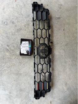 Toyota 2025+ 4Runner TRD Off-Road style front grille (OEM)
