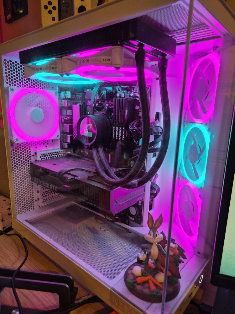 Computer PC RTX 4070 32GB AMD Ryzen 7 9700X