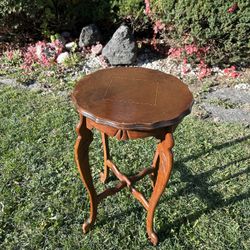 Carved Walnut Inlaid Lamp Table / End Table 