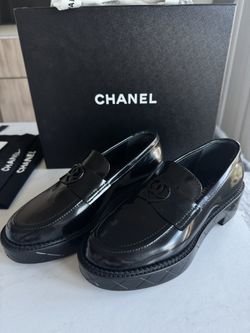 Women’s Chanel 2024 Interlocking CC Logo Loafers Size 36