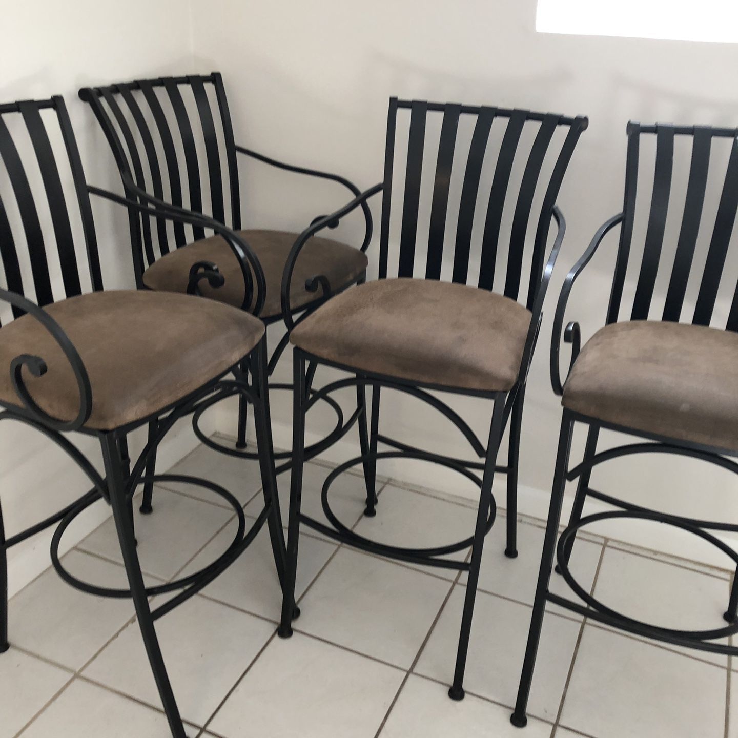 Bar stools Used