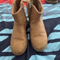 Girls boots