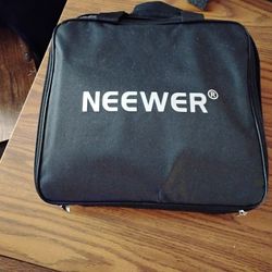 Neewer 660 Pro RGB LED Light W/Tripod