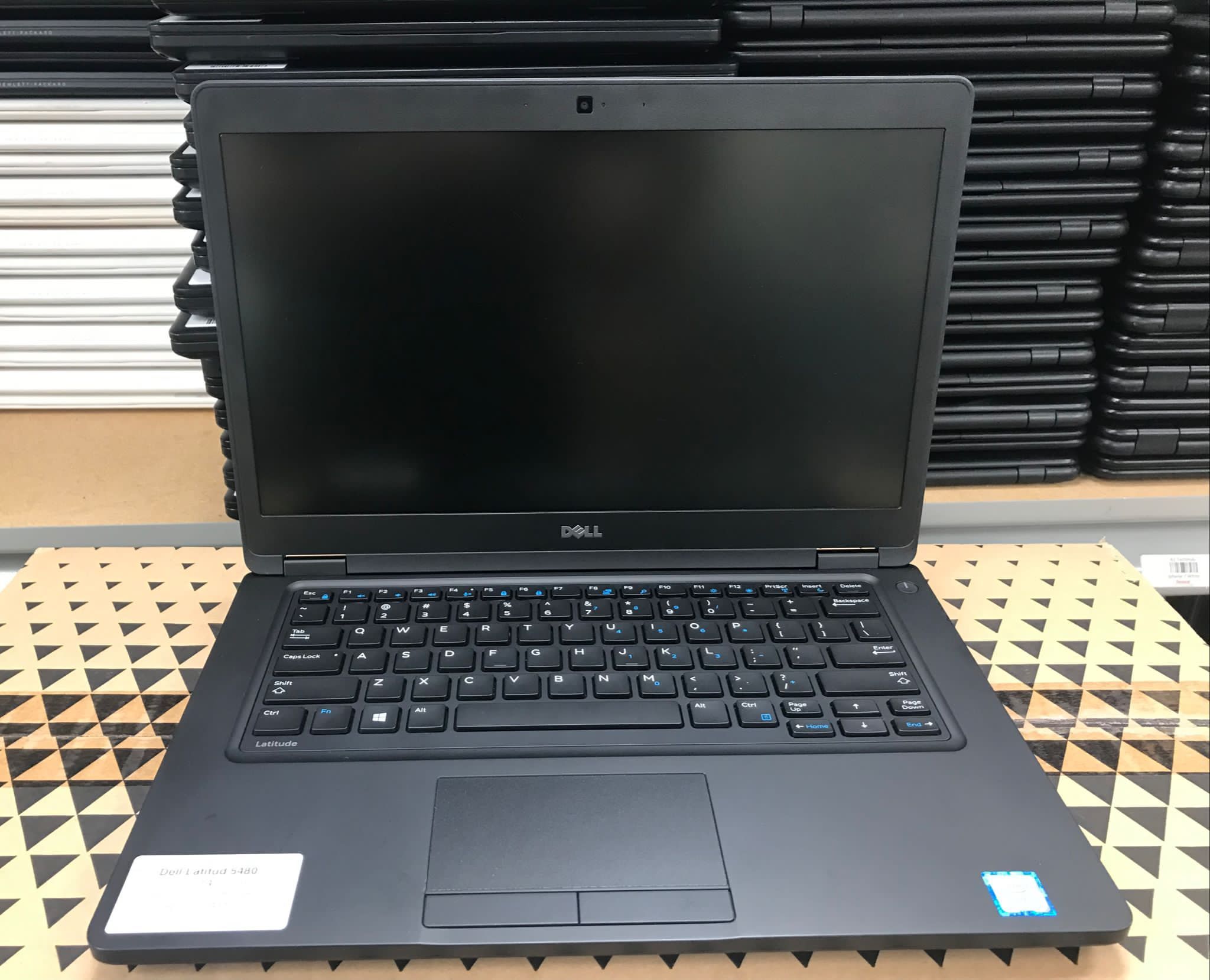 *Dell Latitud 5480* Screen 14in Intel Core i7 6th Gen 8GB RAM 256GB SSD