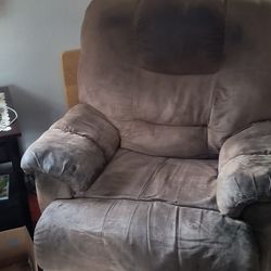 Free Oversized Electric Recliner