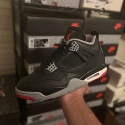 Jordan 4 Retro