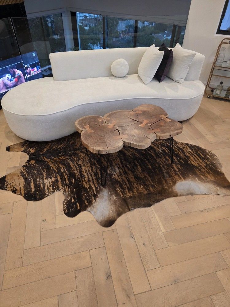 Full set Chaise Curved Sofa, table and rug