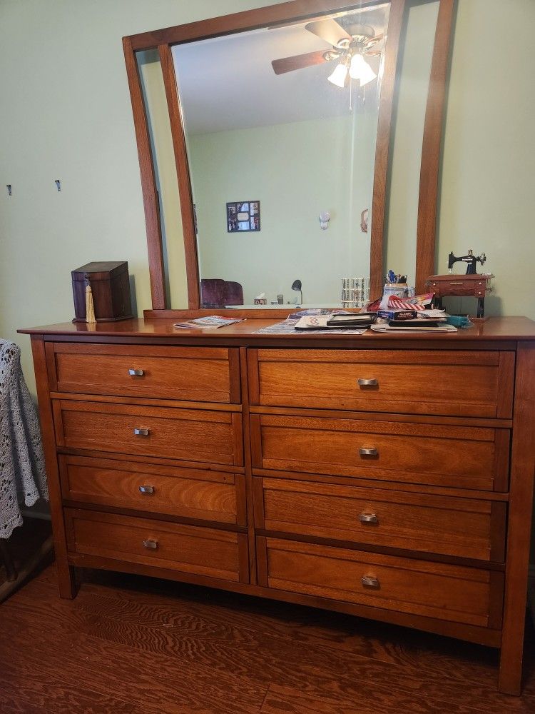 Set Dresser and 2 BedSide Tablets