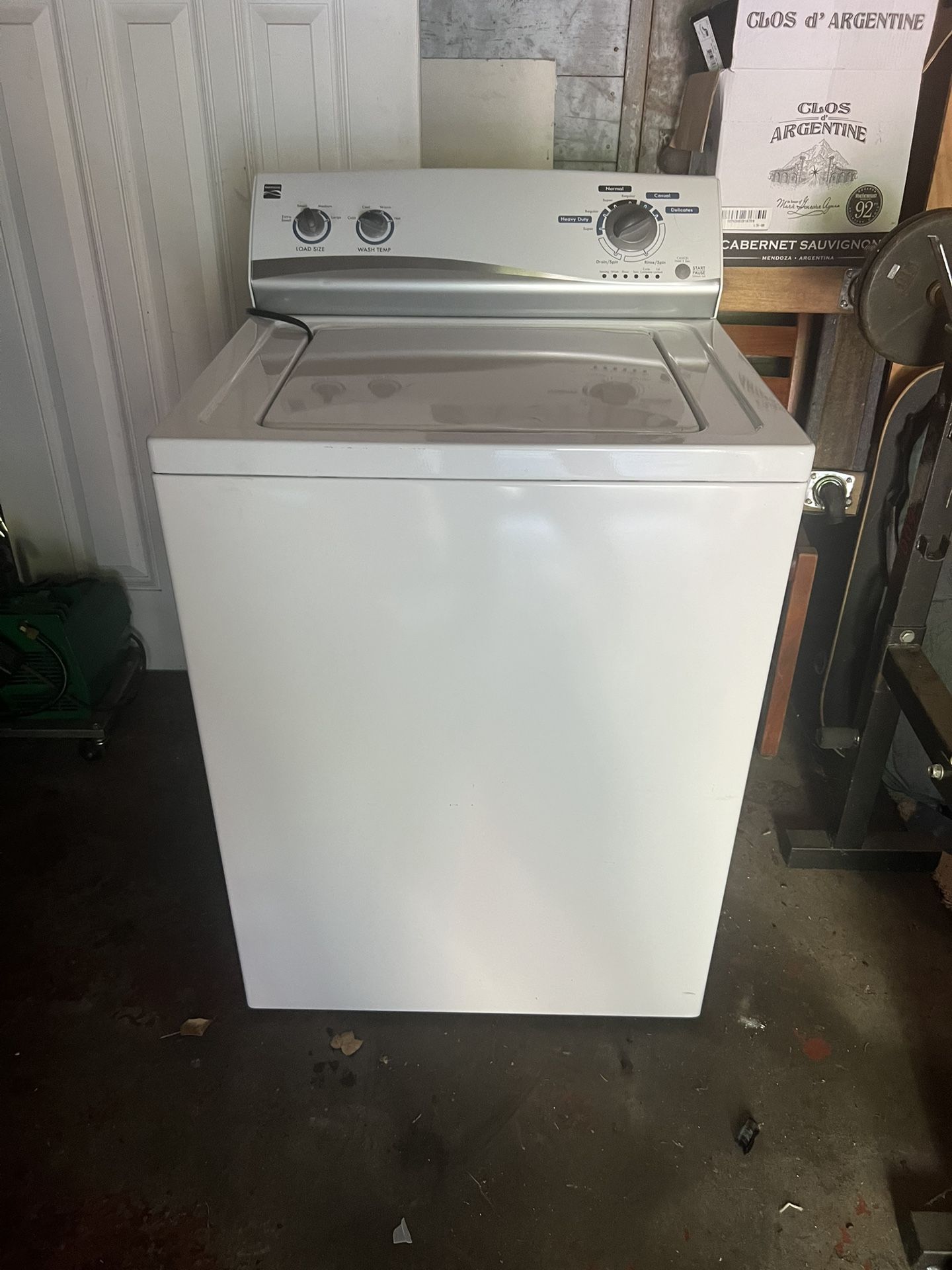 White Washer And Dryer 