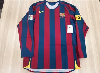 Nike FC Barcelona Re-Issue 2005/06 Ronaldinho #10 Home Jersey Size M