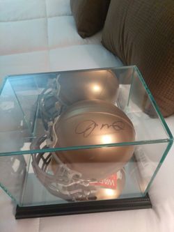 Authentic hand signed Joe Montana notra dame fighting Irish "" mini helmet "" in mirrored display case