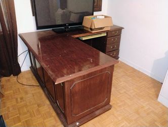 Estate Sale Cherry Wood L Shaped Desk