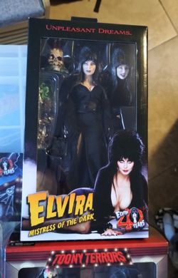 Neca Elvira Queen Of Horror 