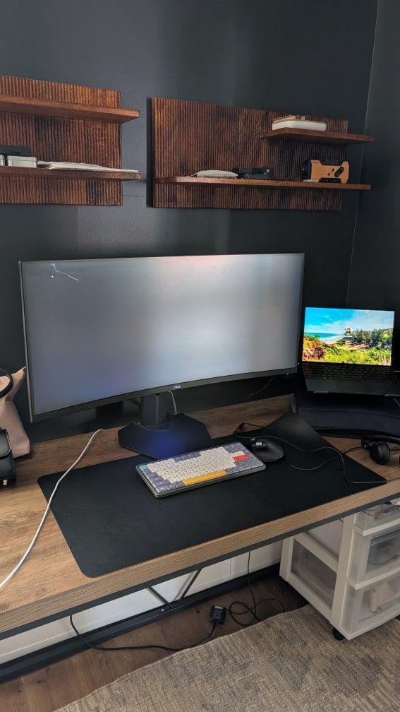 Dell Curved Monitor - 34 Inch 1800R Curved Screen with 144Hz, WQHD, AMD FreeSync