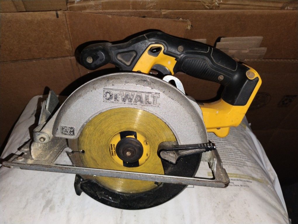20v DeWalt  Circular Saw