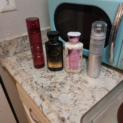 Bath & Body Works Must Pick Up In Riverside