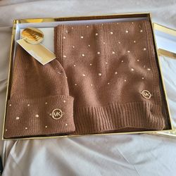 Michael Kors Ladies Hat And Scarf Set