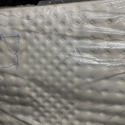 King Queen Size Tempurpedic ProAdapt,  ProBreeze,  LuxeBreeze Mattress  Pro Breeze /Luxe Adapt /Pro Adapt /Adapt /cloud /Tempur pedic contour Supreme 