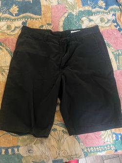 Size 36 Volcom shorts