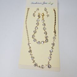 Elegant Gold Jewelry 3pcs Set NEW