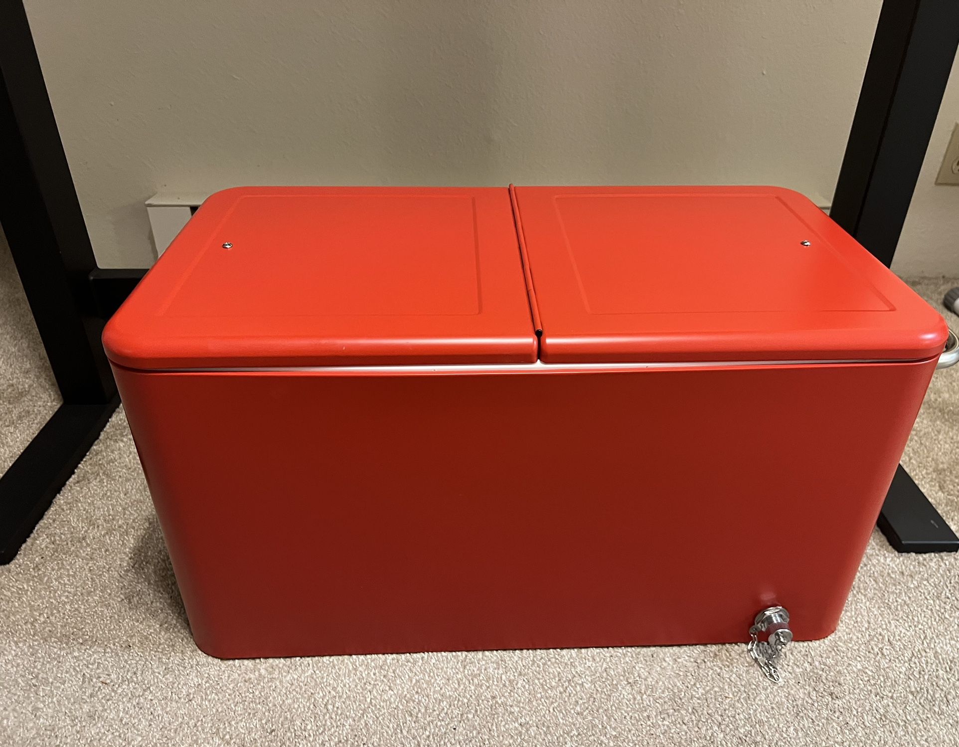 Stand Up Outdoor Cooler