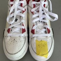Tenis Nike Jordan Sizes 5.5 
