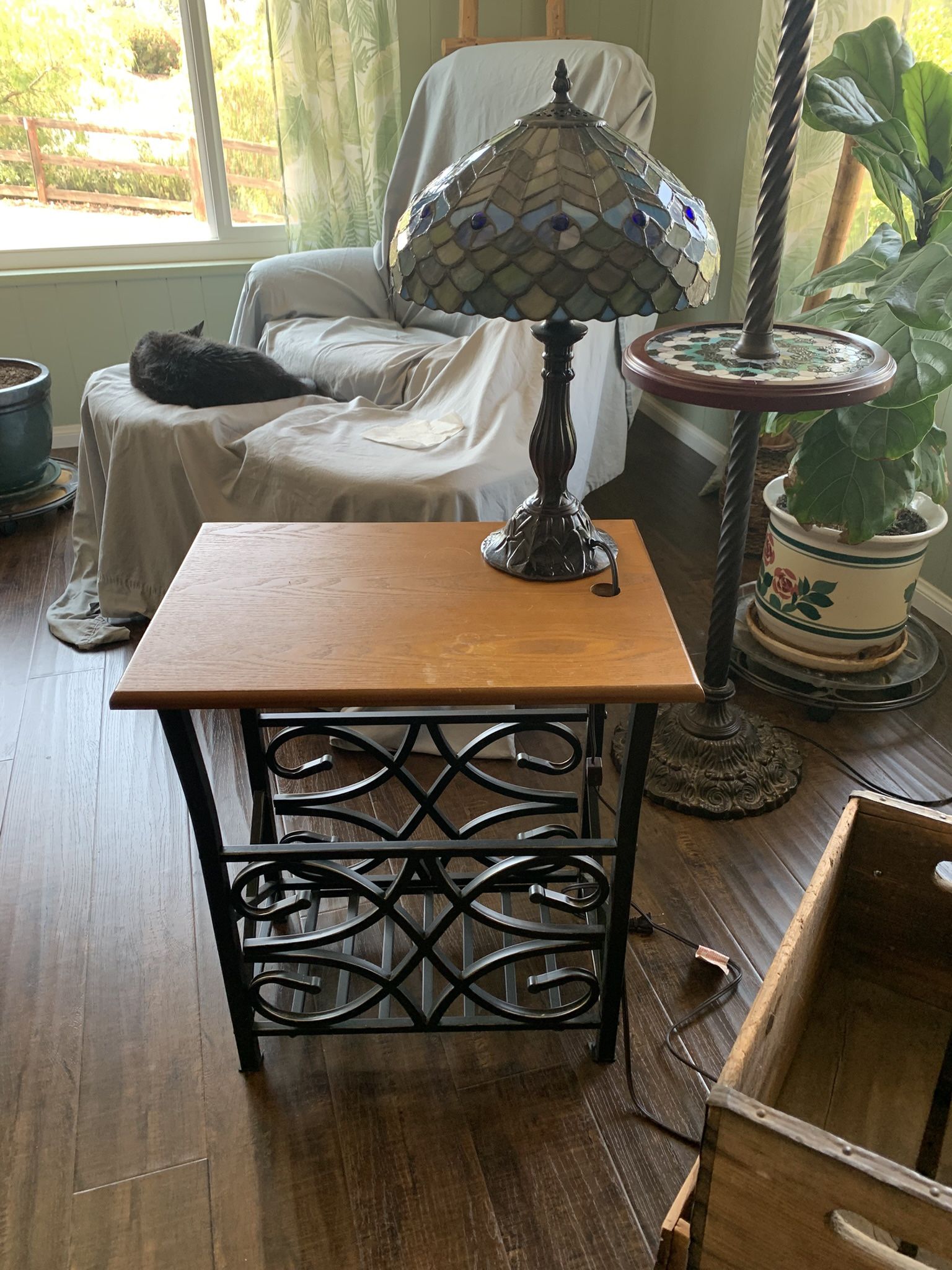 Tiffany style lamp and side table - magazine rack