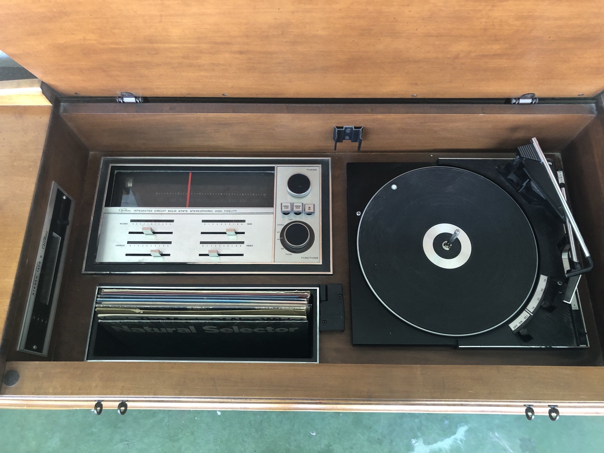 Vintage Wards Airline Stereo/Record player/8 Track High Fidelity Console.