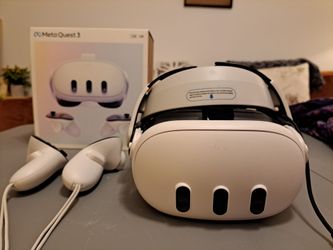 Meta Quest 3 VR Headset with Controllers