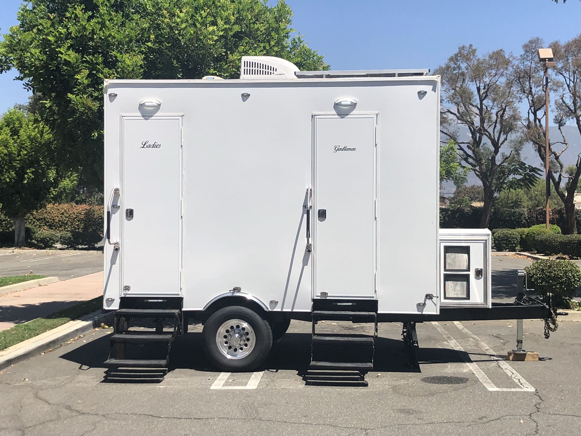 Porta potty. Portable toilet. Portable sink. Baño portable. Baño portatil. Toilet rentals. Party supply. Restroom rental. Portable restroom. Portable