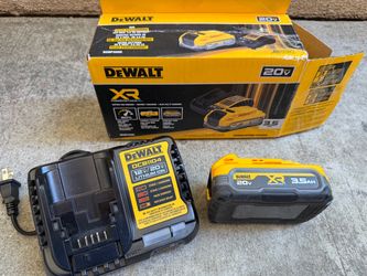 DEWALT 20V MAX XR POWERSTACK Battery Starter Kit with 3.5Ah Battery and Charger