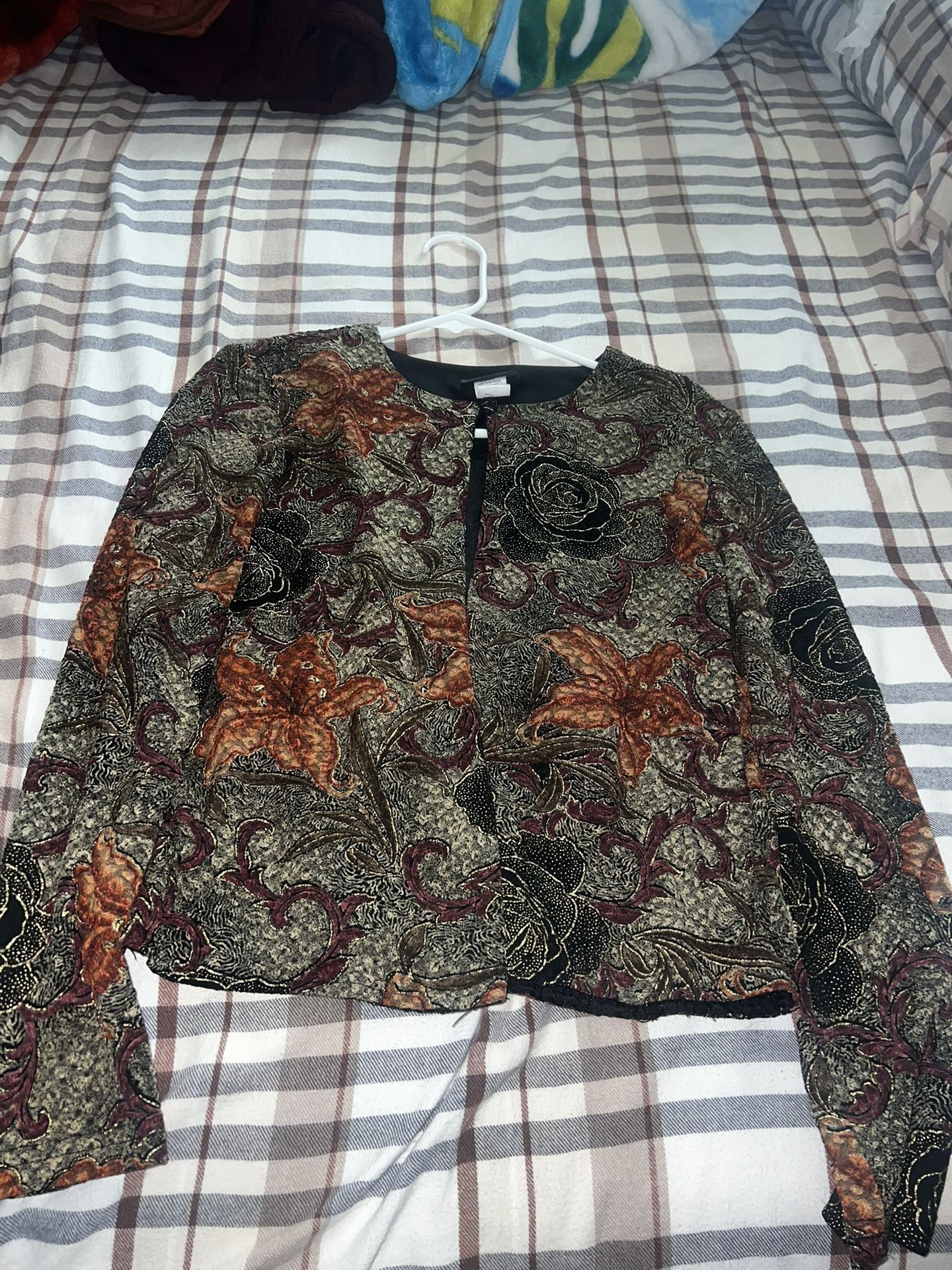 Dressbarn Collection Flower set