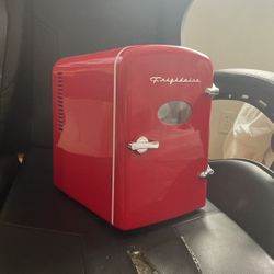 Frigidaire Mini Fridge 