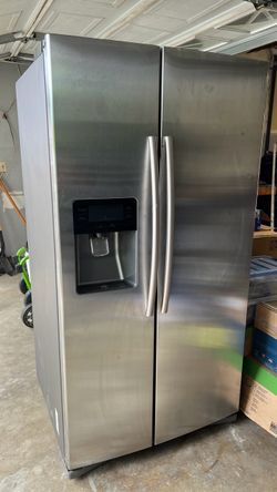 Samsung Stainless Steel Side-by-Side Refrigerator with Ice Maker
