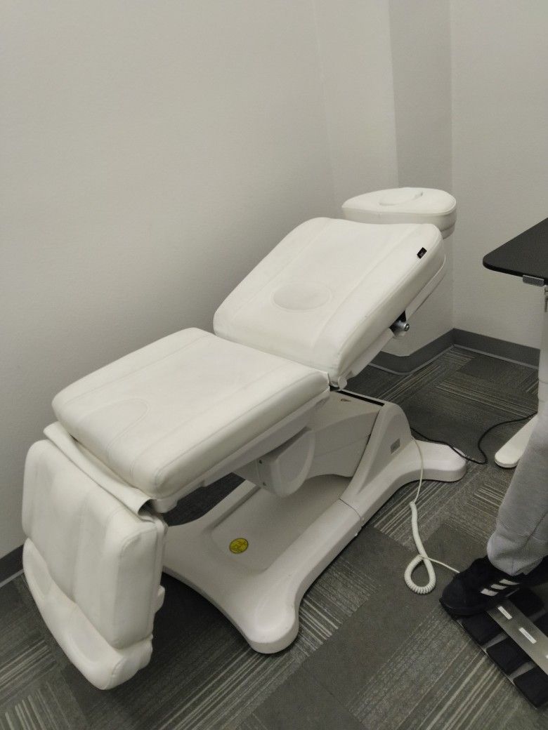 Electric Massage/Tattoo Chair